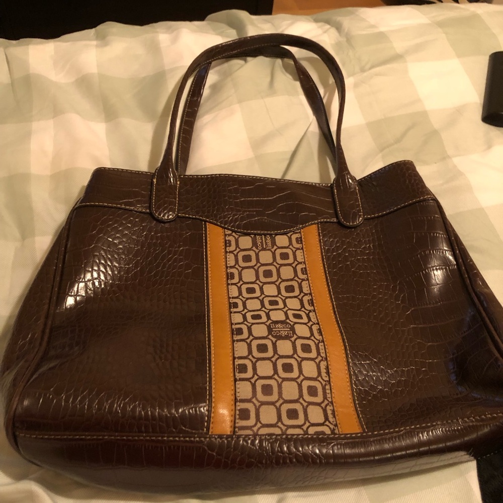 Vintage Liz &CO should bag pures brown leather purse 11"and 15" wide like new